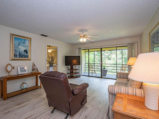 400 18th Street F7, Vero Beach, FL 32960