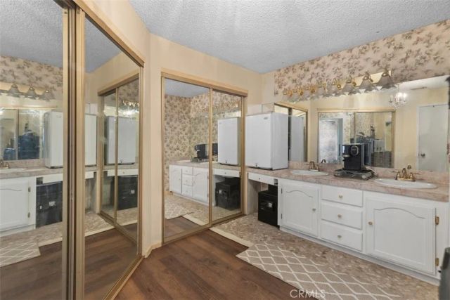 14182 Gayhead Rd, Apple Valley, CA 92307