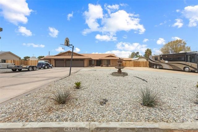 14182 Gayhead Rd, Apple Valley, CA 92307