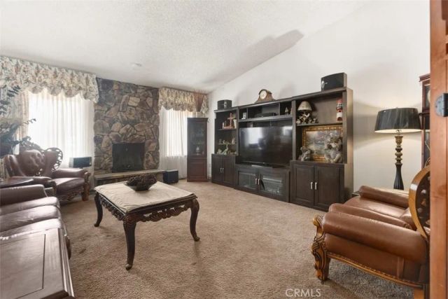 14182 Gayhead Rd, Apple Valley, CA 92307