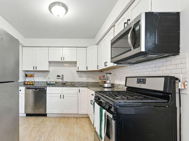 5754 W Lawrence Avenue 1A, Chicago, IL 60630