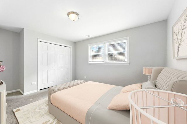 5754 W Lawrence Avenue 1A, Chicago, IL 60630