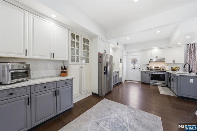 270 Baldwin Avenue, Hasbrouck Heights, NJ 07604