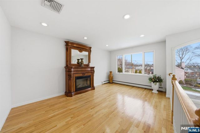 270 Baldwin Avenue, Hasbrouck Heights, NJ 07604