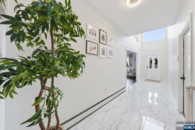 270 Baldwin Avenue, Hasbrouck Heights, NJ 07604