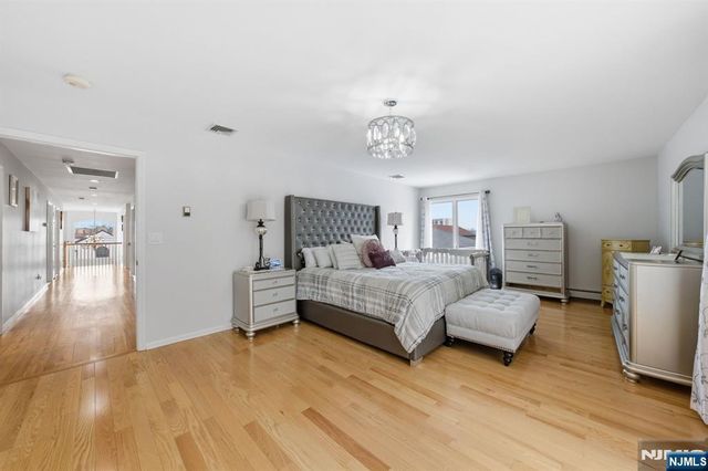 270 Baldwin Avenue, Hasbrouck Heights, NJ 07604