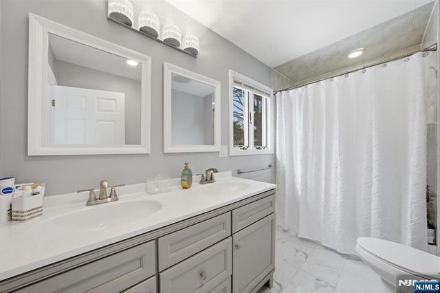 270 Baldwin Avenue, Hasbrouck Heights, NJ 07604