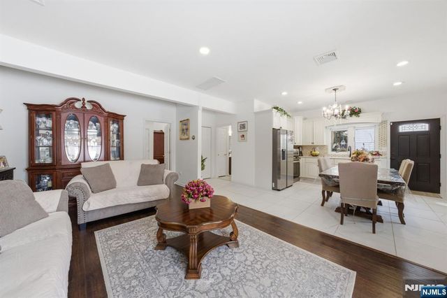 270 Baldwin Avenue, Hasbrouck Heights, NJ 07604