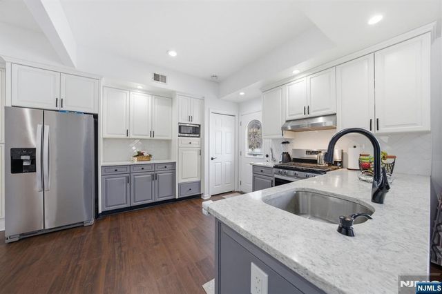 270 Baldwin Avenue, Hasbrouck Heights, NJ 07604