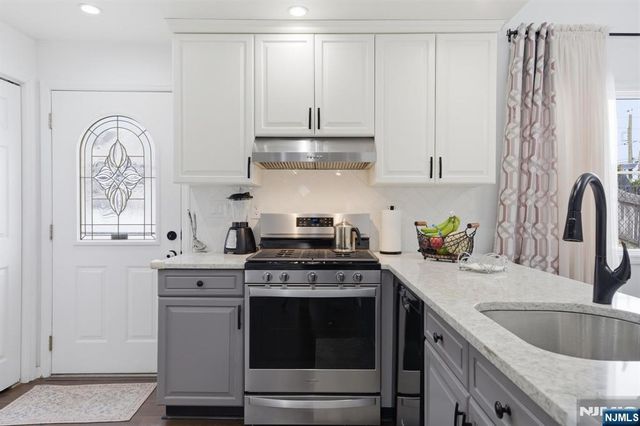 270 Baldwin Avenue, Hasbrouck Heights, NJ 07604