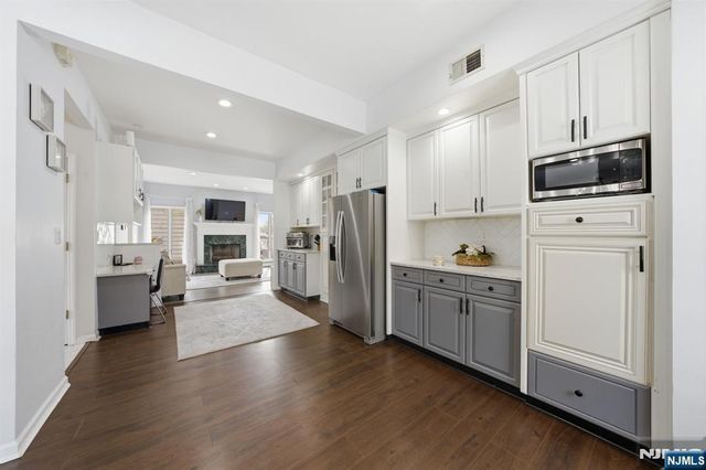 270 Baldwin Avenue, Hasbrouck Heights, NJ 07604