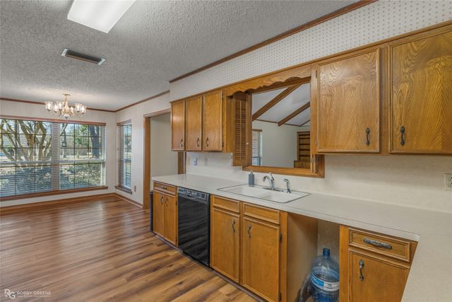 10004 Thornwood Drive, Shreveport, LA 71106