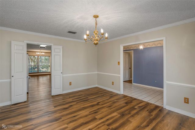 10004 Thornwood Drive, Shreveport, LA 71106