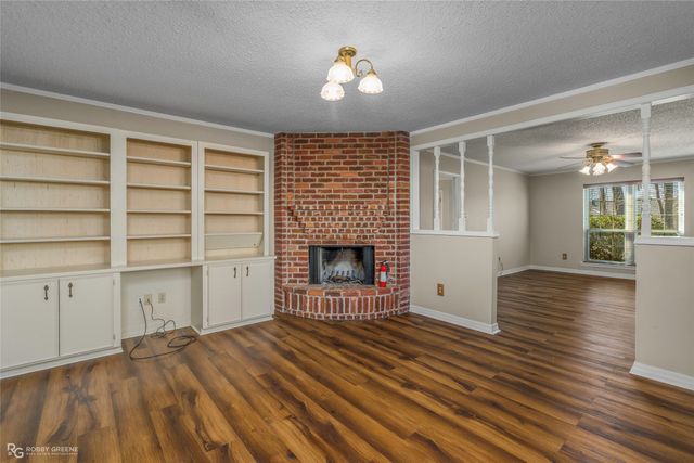 10004 Thornwood Drive, Shreveport, LA 71106