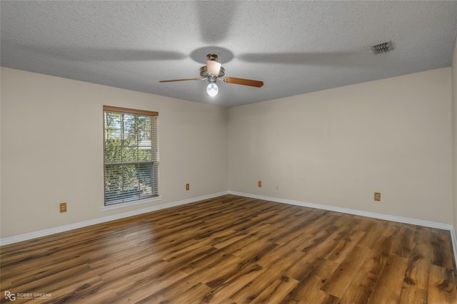 10004 Thornwood Drive, Shreveport, LA 71106