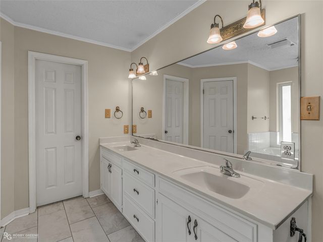 10004 Thornwood Drive, Shreveport, LA 71106