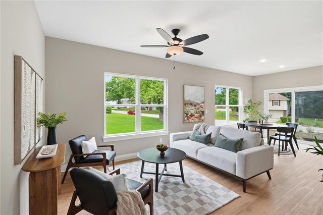 8012 E 130th Street, Grandview, MO 64030