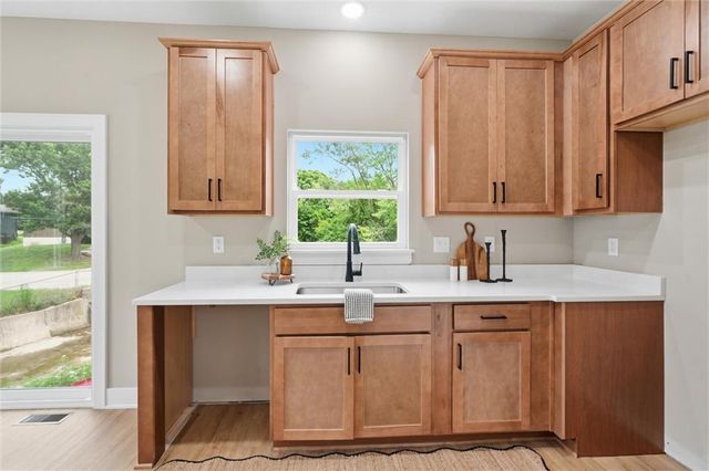 8012 E 130th Street, Grandview, MO 64030