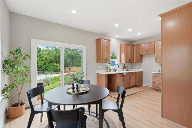 8012 E 130th Street, Grandview, MO 64030