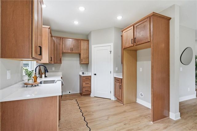 8012 E 130th Street, Grandview, MO 64030