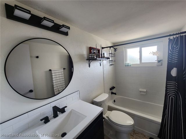 2131 Lakeview Drive 400, Sebring, FL 33870