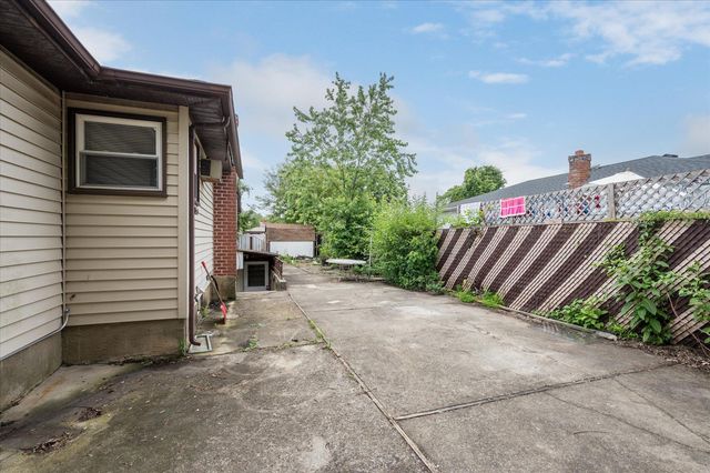 21 Silver Street, West Babylon, NY 11704