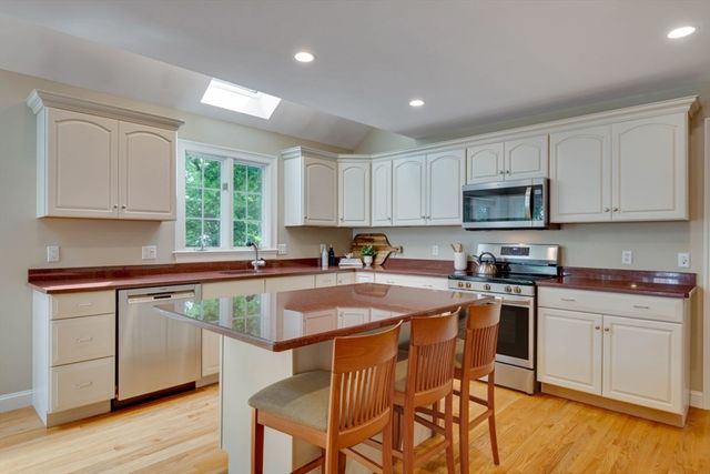 96 Richdale Rd, Needham, MA 02492