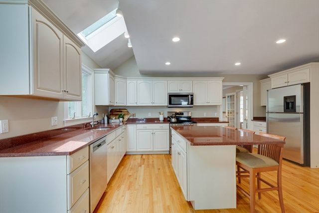 96 Richdale Rd, Needham, MA 02492