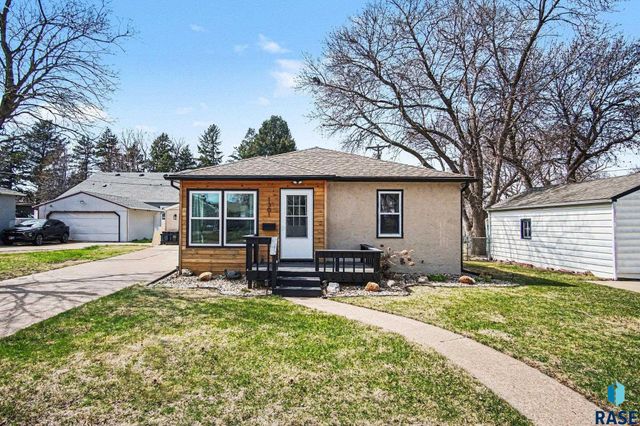 1301 S Gary Dr Drive, Sioux Falls, SD 57103