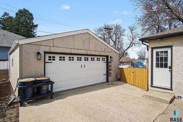 1301 S Gary Dr Drive, Sioux Falls, SD 57103