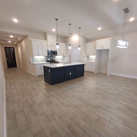 905 Edgar Street, Greenville, TX 75401