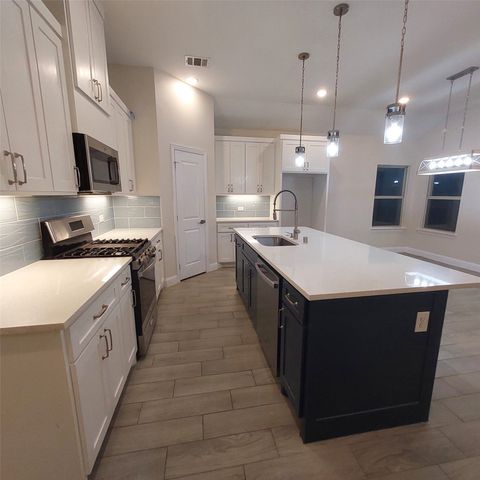 905 Edgar Street, Greenville, TX 75401