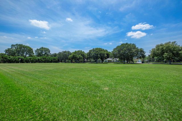 43 E Kitty Hawk Street, Richmond, TX 77406
