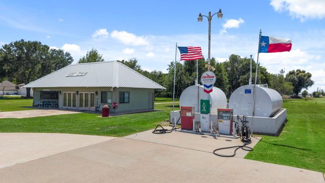 43 E Kitty Hawk Street, Richmond, TX 77406