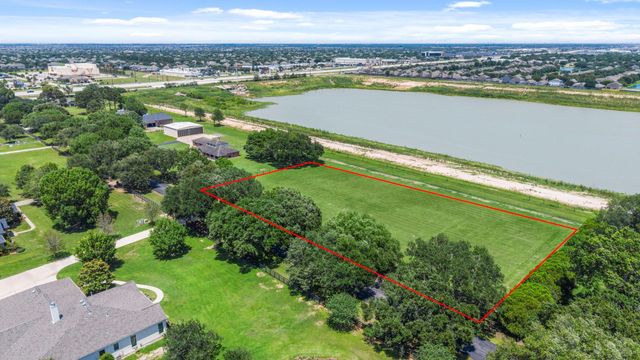 43 E Kitty Hawk Street, Richmond, TX 77406