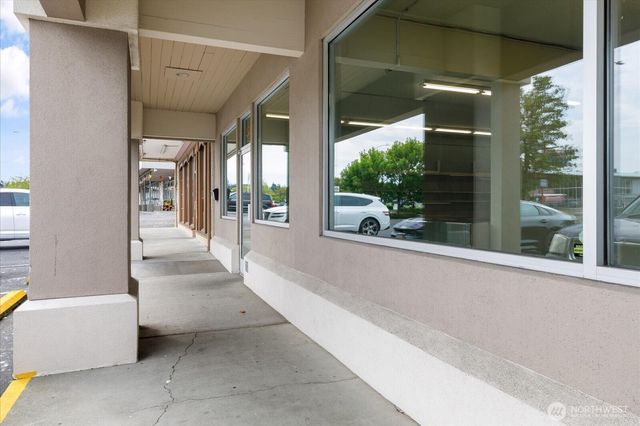 270 SE Pioneer Way, Oak Harbor, WA 98277