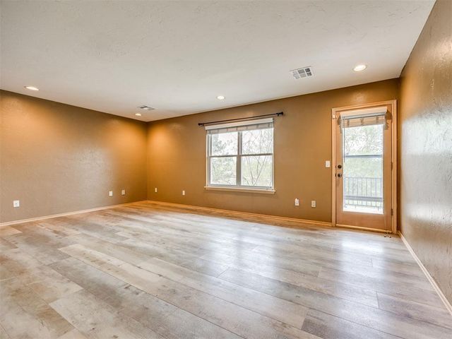 6901 N Waterwood Way, Warr Acres, OK 73132