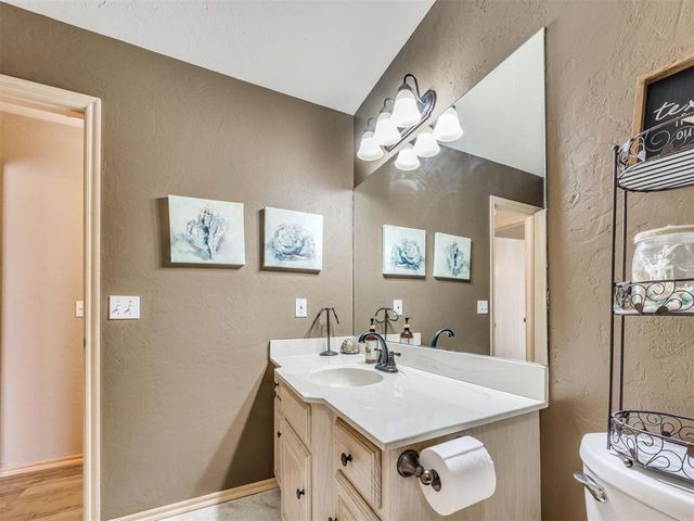 6901 N Waterwood Way, Warr Acres, OK 73132