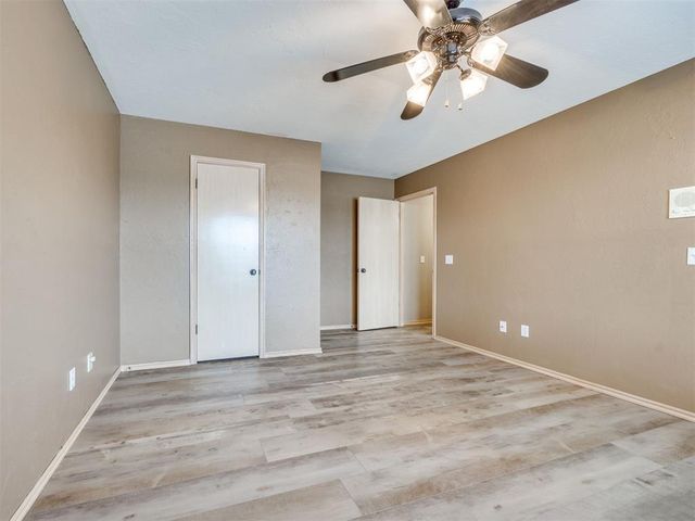 6901 N Waterwood Way, Warr Acres, OK 73132