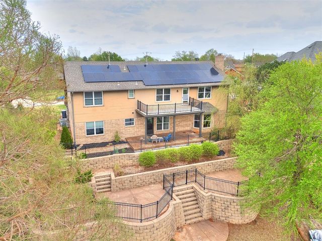 6901 N Waterwood Way, Warr Acres, OK 73132