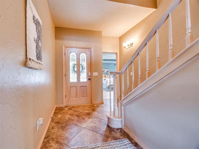 6901 N Waterwood Way, Warr Acres, OK 73132