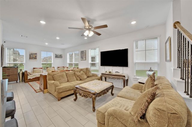 2203 Seven Oaks Boulevard, Tomball, TX 77375