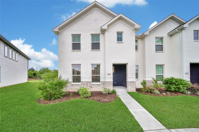 2203 Seven Oaks Boulevard, Tomball, TX 77375