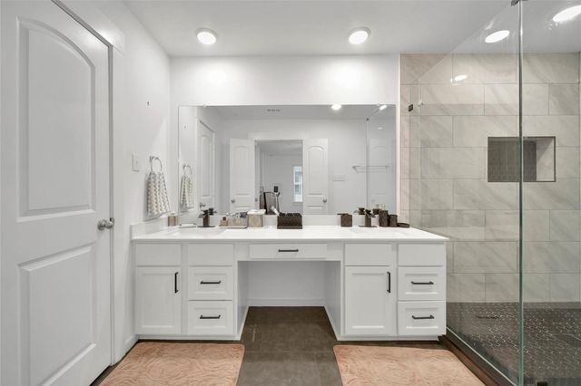 2203 Seven Oaks Boulevard, Tomball, TX 77375