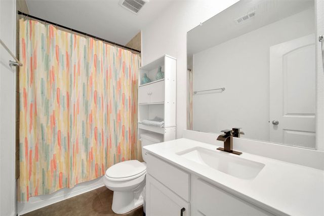 2203 Seven Oaks Boulevard, Tomball, TX 77375