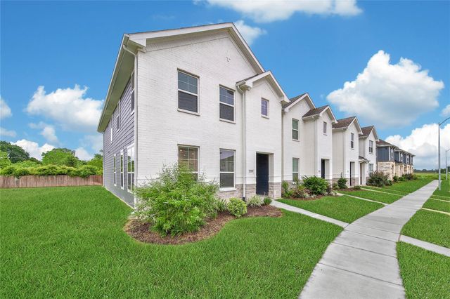 2203 Seven Oaks Boulevard, Tomball, TX 77375