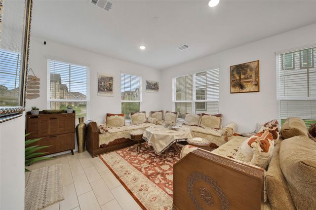 2203 Seven Oaks Boulevard, Tomball, TX 77375