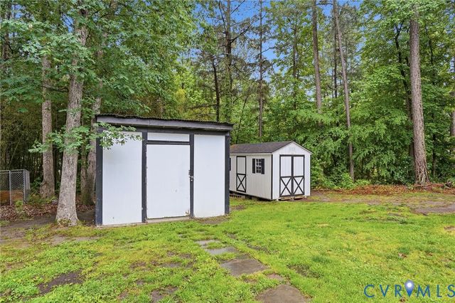 4521 Hunters Landing Dr, Chesterfield, VA 23832