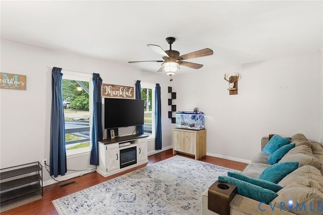 4521 Hunters Landing Dr, Chesterfield, VA 23832