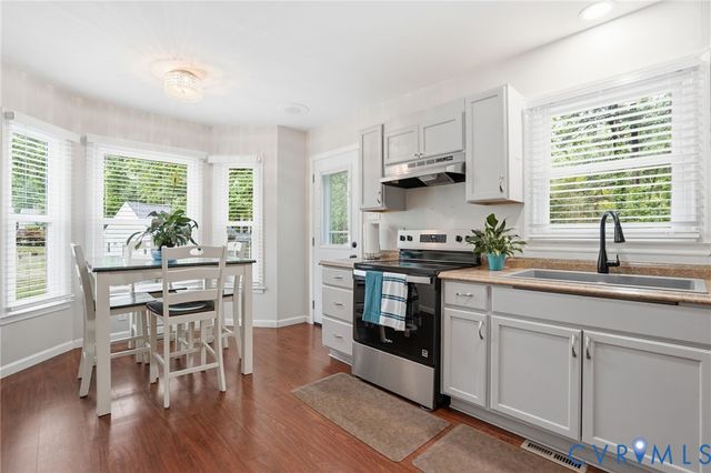 4521 Hunters Landing Dr, Chesterfield, VA 23832